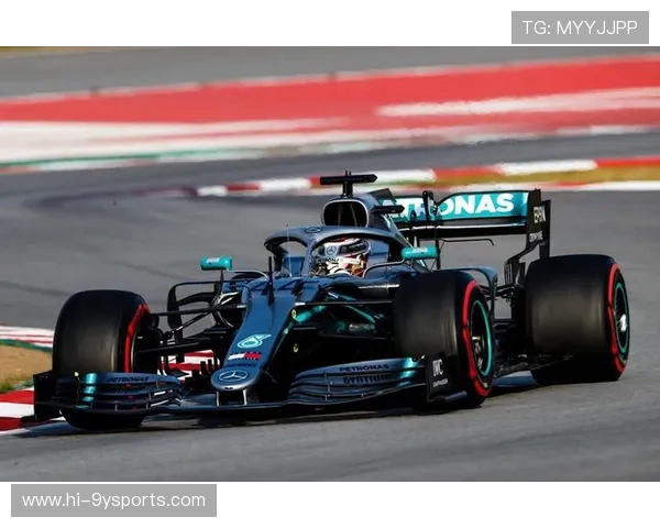 F1赛季重燃战火 车队与车手新挑战开启 激烈竞争蓄势待发